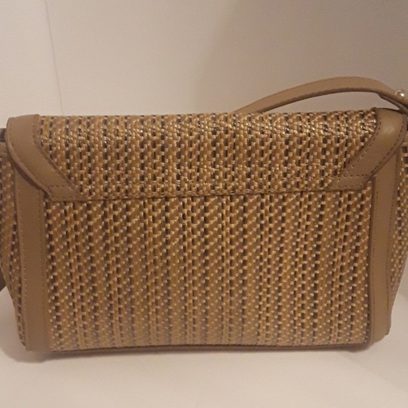 Apt. 9 tan handbag - Picture 3 of 4
